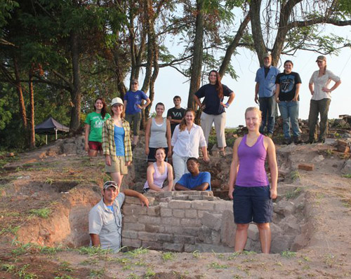 2011 field school participants at the Pottersville kiln