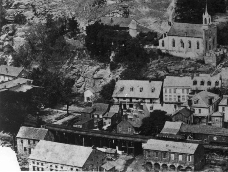 1895 Photograph with School House